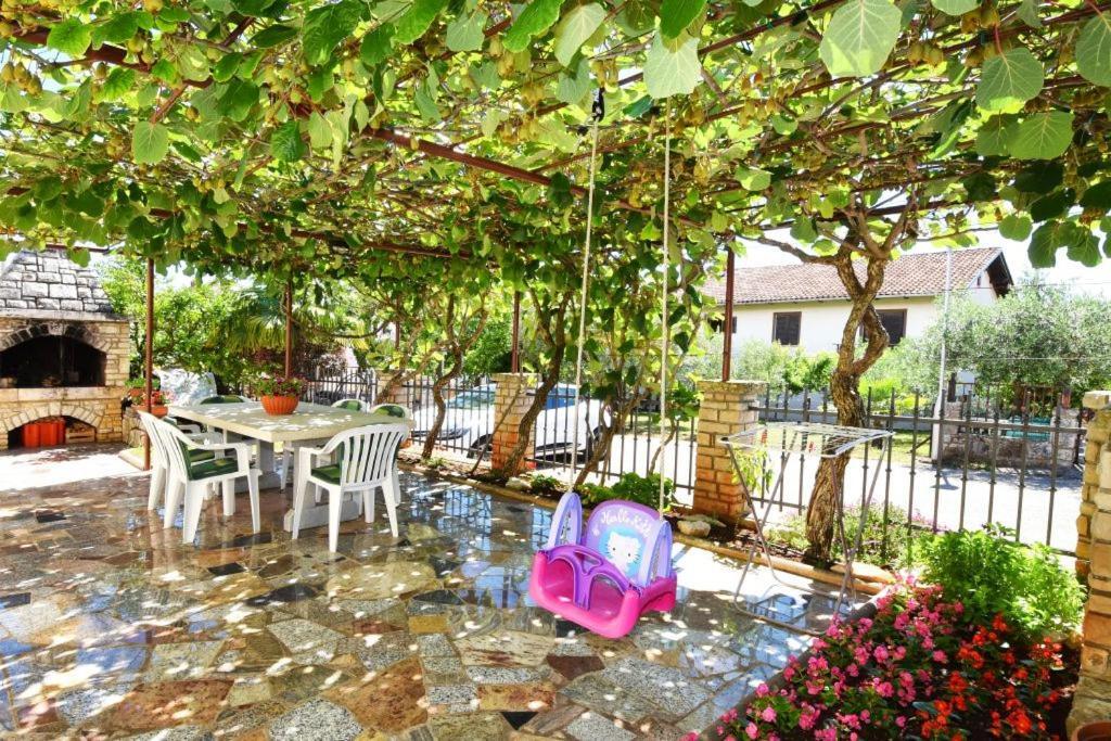 Apartments And Rooms Branka Новиград Екстериор снимка