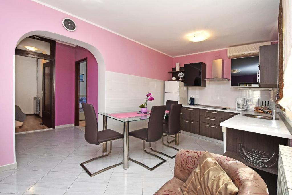Apartments And Rooms Branka Новиград Екстериор снимка
